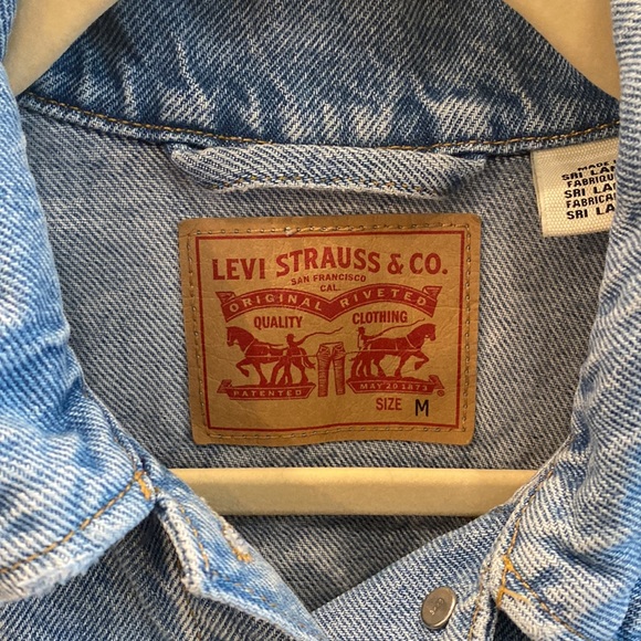 Levi jean jacket, size medium/small - Picture 3 of 4
